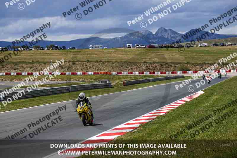 cadwell no limits trackday;cadwell park;cadwell park photographs;cadwell trackday photographs;enduro digital images;event digital images;eventdigitalimages;navarra;no limits trackdays;peter wileman photography;racing digital images;trackday digital images;trackday photos